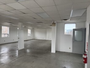 1181 Rockingham Av, Ottawa, ON à louer Photo intérieure– Image 2 sur 2