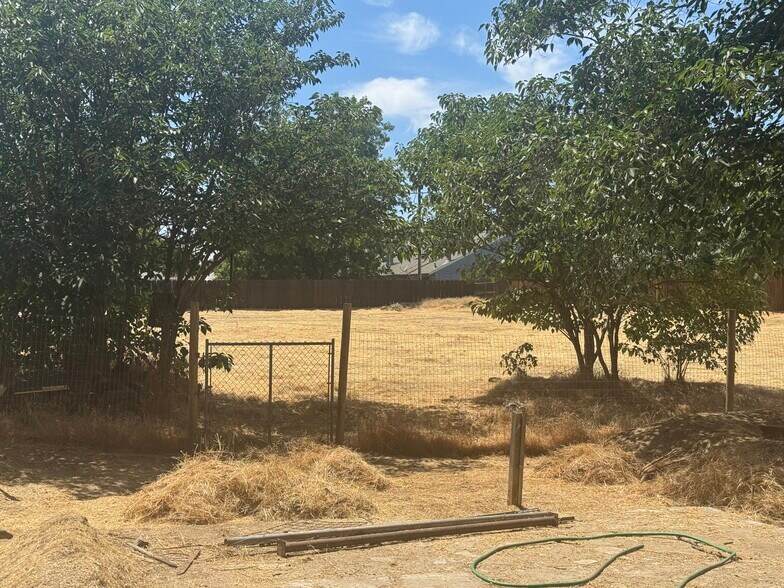 760 Sunnyside Ave, Clovis, CA à vendre - Photo de l’immeuble – Image 2 sur 2