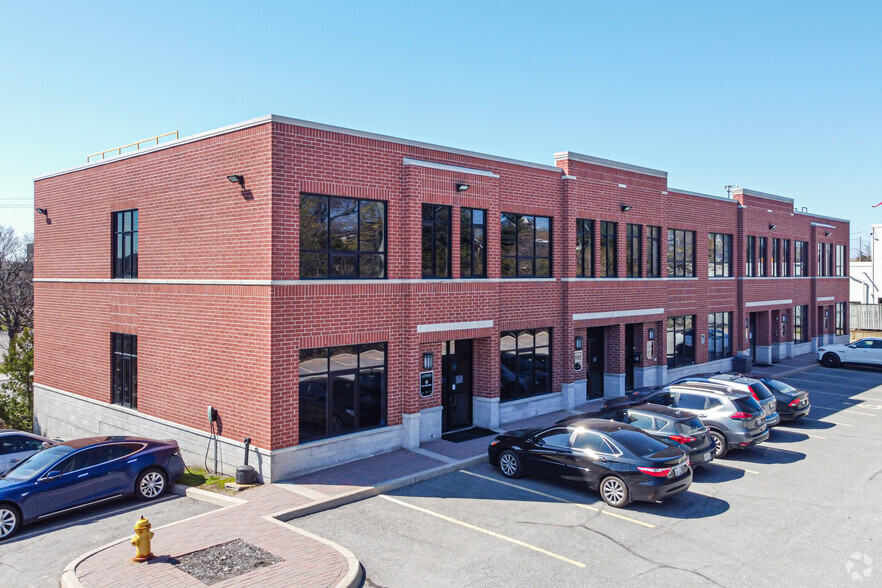 2725 Queensview Dr, Ottawa, ON à louer - Photo de l’immeuble – Image 2 sur 13