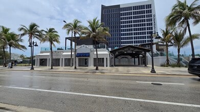 429 S Atlantic Blvd, Fort Lauderdale, FL à louer Photo de l’immeuble– Image 1 sur 5
