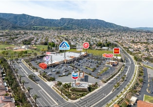 260 W Foothill Pky, Corona, CA à louer Aérien– Image 2 sur 4
