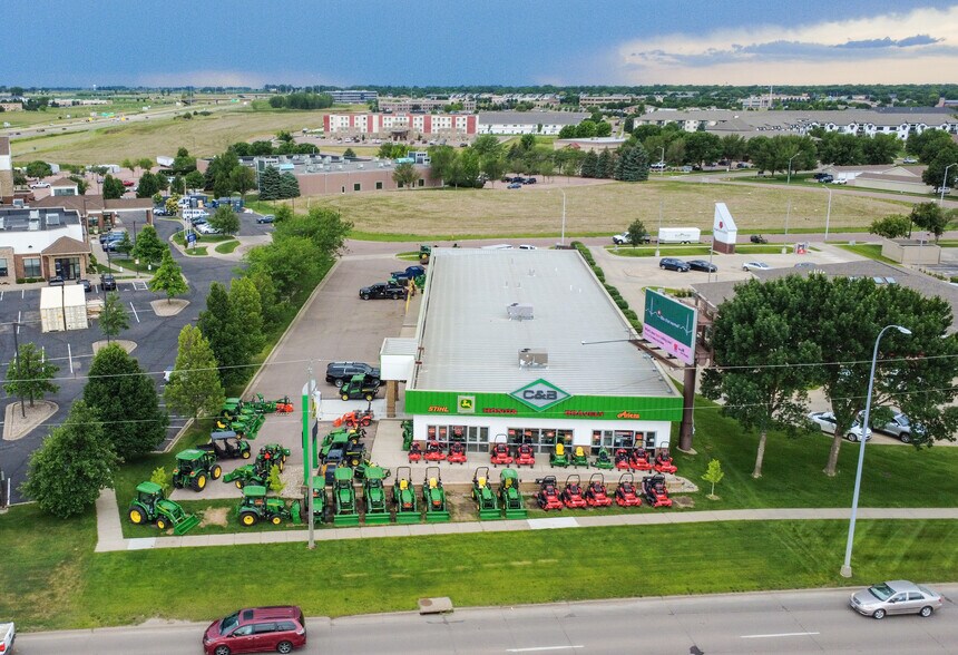 5220 S Grand Cir, Sioux Falls, SD à vendre - Photo de l’immeuble – Image 2 sur 22