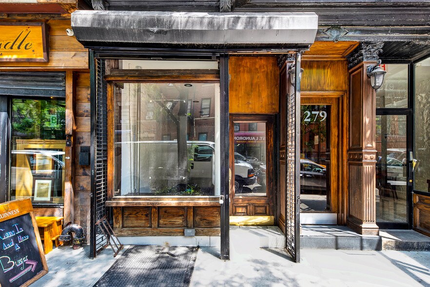 279 E Tenth St, New York, NY à louer - Photo de l’immeuble – Image 2 sur 2