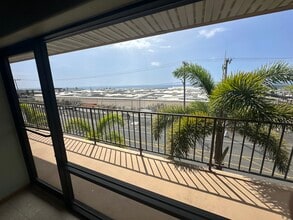 73-5619 Kauhola St, Kailua Kona, HI à louer Photo intérieure– Image 2 sur 9
