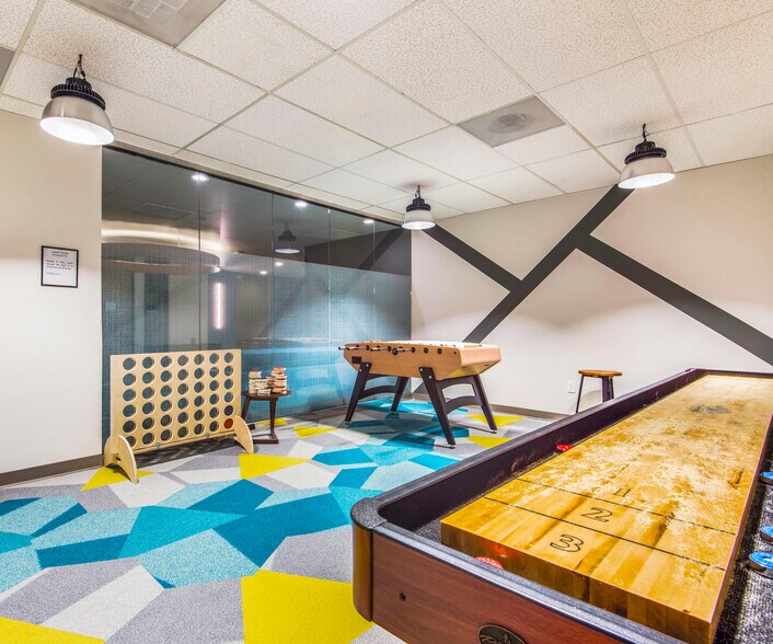 14800 Quorum Dr, Dallas, TX à louer - Photo principale – Image 1 sur 8