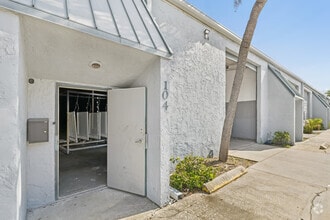 11999 N 49th St, Clearwater, FL à louer Photo de l’immeuble– Image 1 sur 4