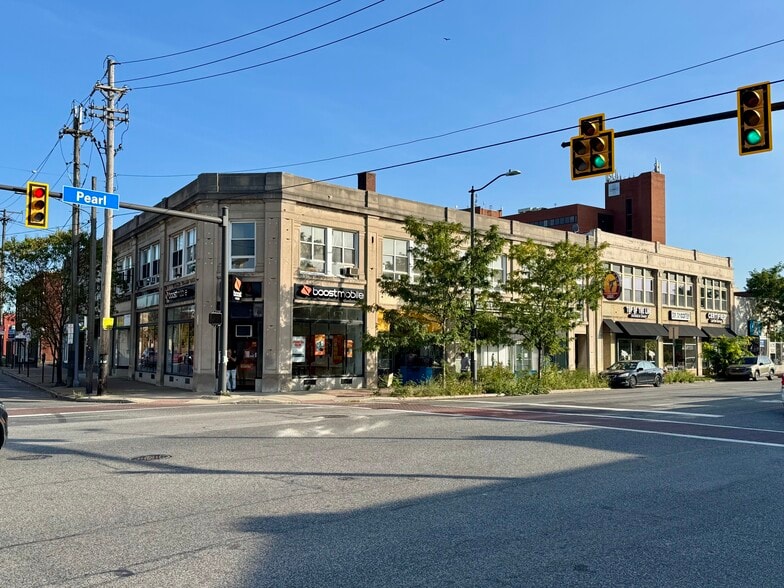 4179 Pearl Rd, Cleveland, OH à vendre - Photo principale – Image 1 sur 9