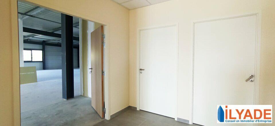 Bureau dans Pertuis à louer - Photo de l’immeuble – Image 3 sur 9