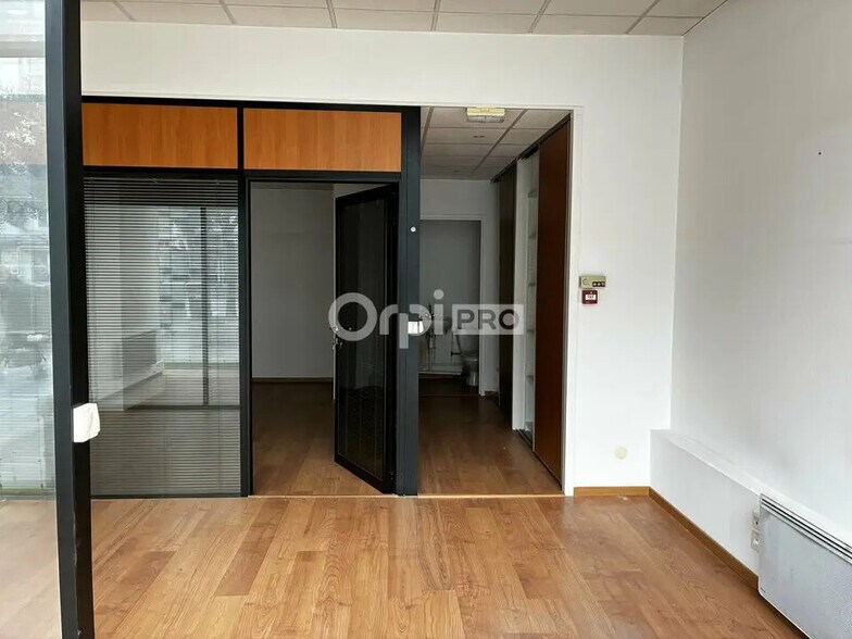 Local commercial dans Pau à louer - Photo de l’immeuble – Image 3 sur 5