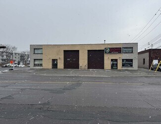 Plus de détails pour 5746 Boul Industriel, Montréal, QC - Local commercial à vendre