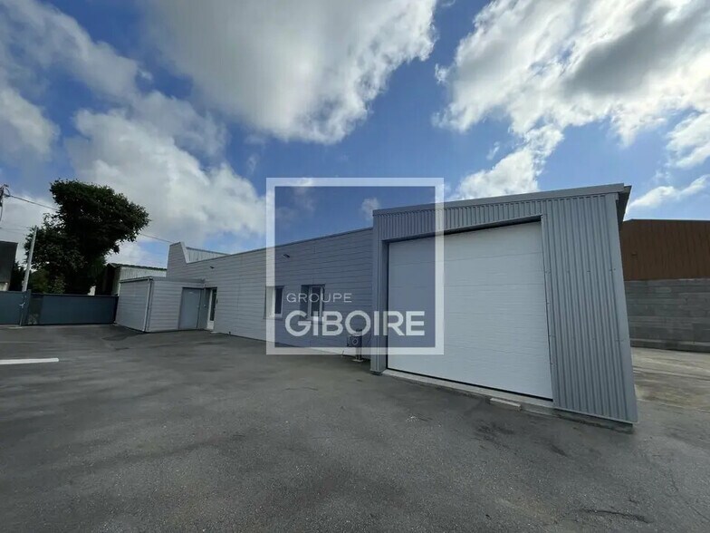 Industriel/Logistique dans Melesse à louer - Photo de l’immeuble – Image 1 sur 12