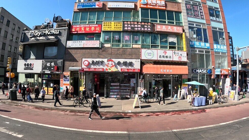 40-48 Main St, Flushing, NY à louer - Vidéo sur l’annonce professionnelle – Image 3 sur 5