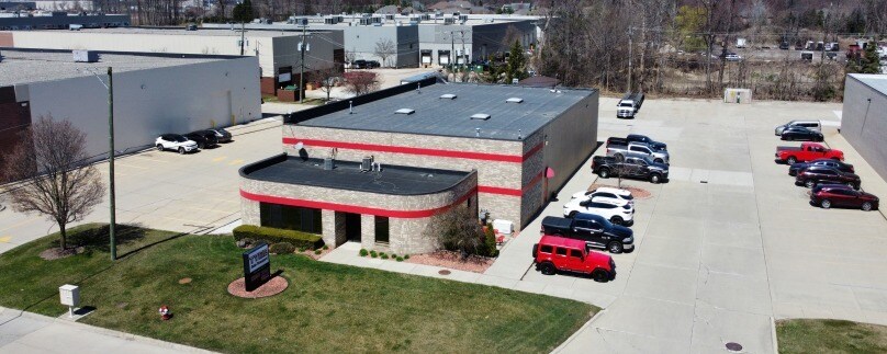 13133 W Star Dr, Shelby Township, MI à louer - Photo de l’immeuble – Image 1 sur 3