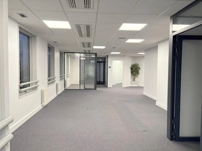 Bureau dans Maisons-Laffitte à louer - Photo intérieure – Image 2 sur 14