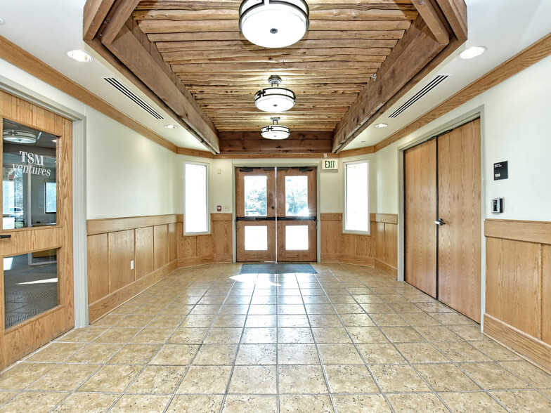 3821 Juniper Trce, Austin, TX à vendre - Photo intérieure – Image 3 sur 42
