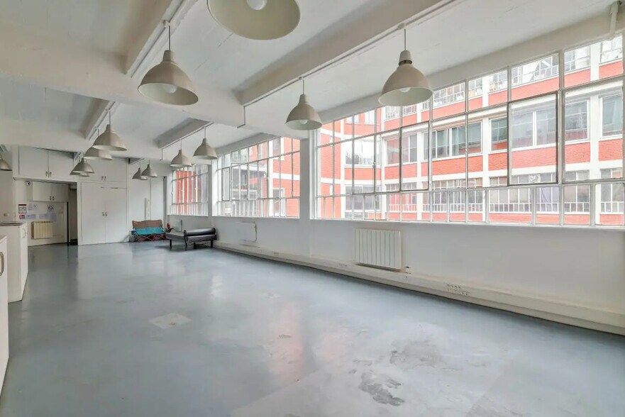 Bureau dans Paris à vendre - Photo de l’immeuble – Image 1 sur 7