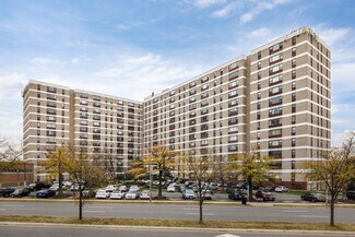Plus de détails pour 4600 Duke St, Alexandria, VA - Logement à vendre