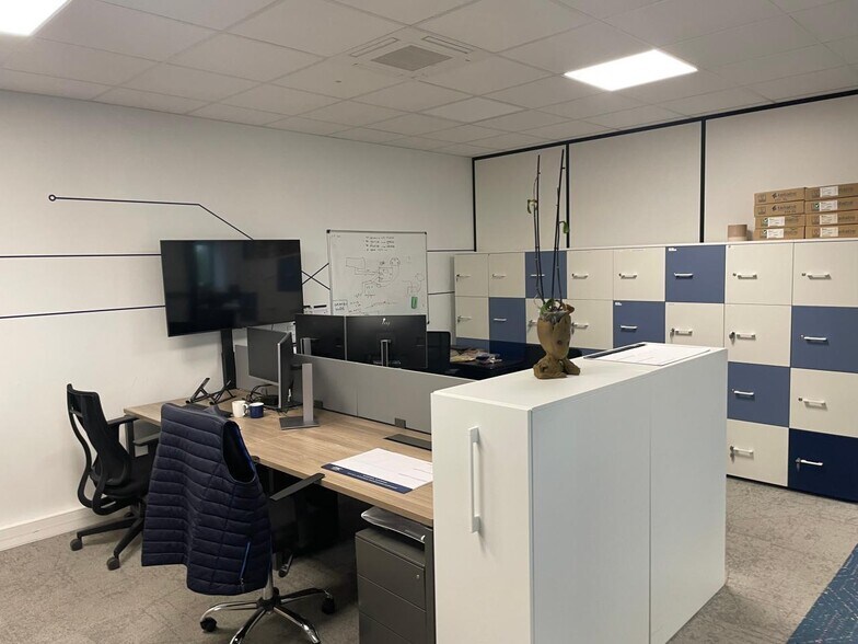 Bureau dans Roissy-en-France à louer - Photo intérieure – Image 3 sur 11
