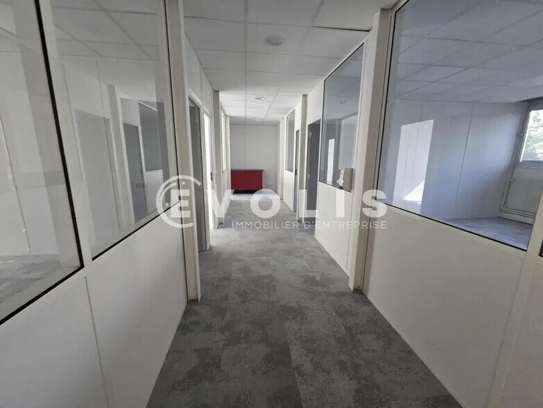 Bureau dans Palaiseau à louer - Photo intérieure – Image 3 sur 8