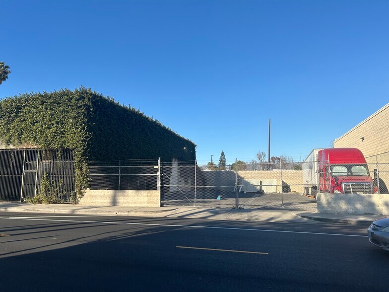 15001 Raymer St, Van Nuys, CA à louer - Photo de l’immeuble – Image 3 sur 3