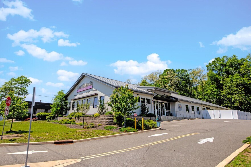 310-312 US-22 Hwy, Green Brook, NJ à vendre - Photo de l’immeuble – Image 3 sur 7
