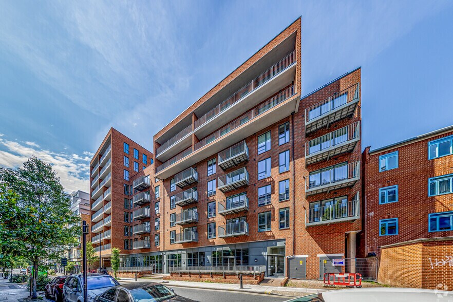 100 Violet Rd, Londres à louer - Photo principale – Image 1 sur 2