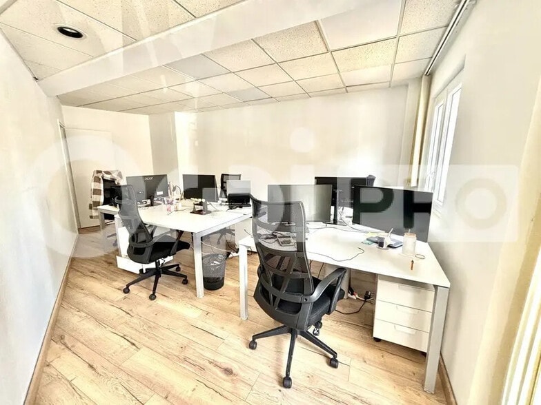 Bureau dans Beauvais à louer - Photo de l’immeuble – Image 2 sur 8