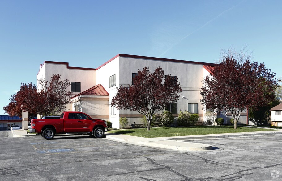 2476 N University Pky, Provo, UT à louer - Photo de l’immeuble – Image 3 sur 4