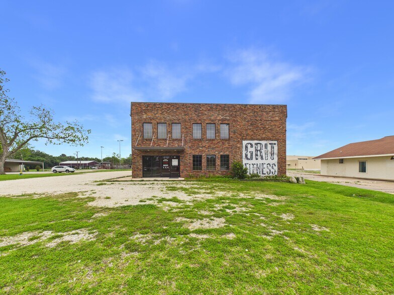 431 S 17th St, West Columbia, TX à vendre - Photo de l’immeuble – Image 2 sur 30