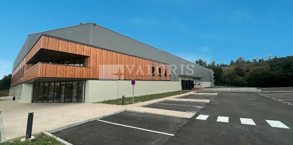 Bureau dans Saint-Laurent-de-Mure à louer - Photo de l’immeuble – Image 1 sur 12