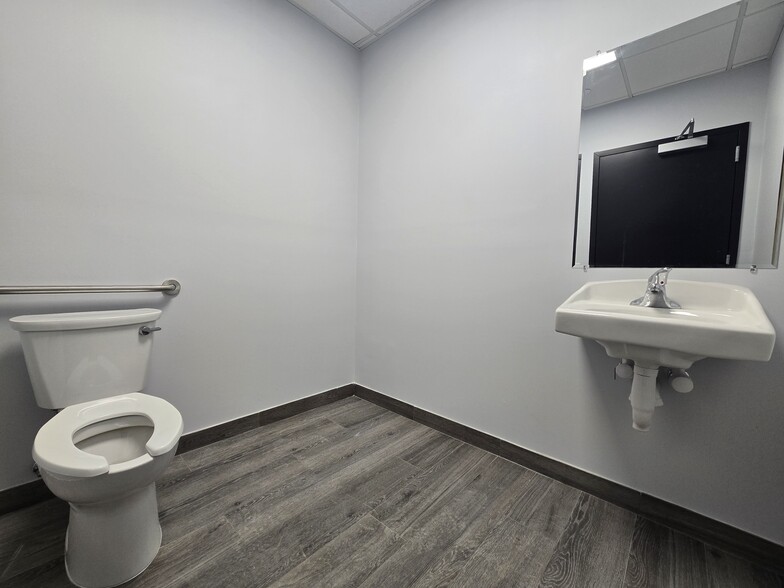 374 Green St, Woodbridge, NJ à louer - Photo de l’immeuble – Image 3 sur 93