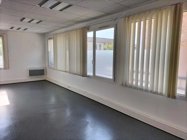 756 Rue Edouard Herriot, Jassans-Riottier à louer - Photo de l’immeuble – Image 3 sur 19