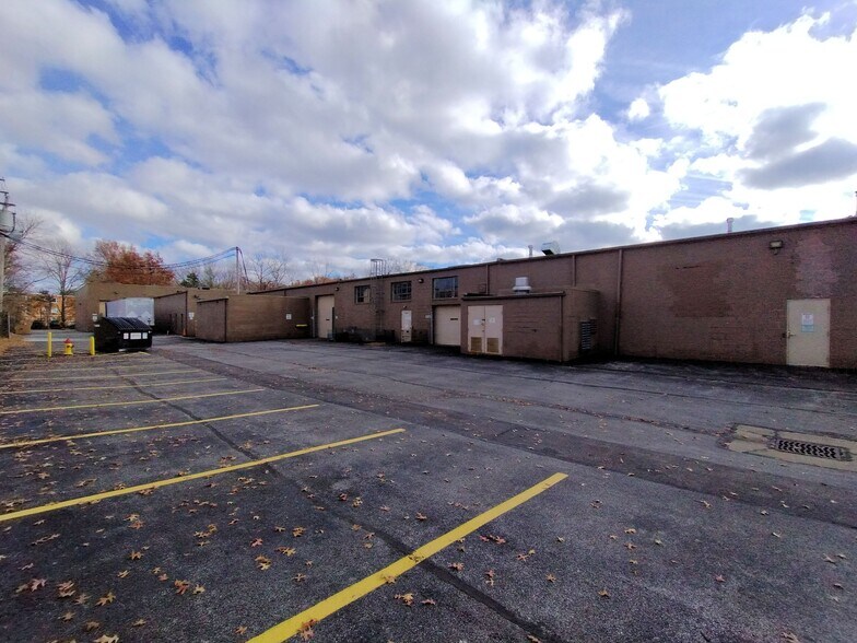 4413 Hamann Ind Pky, Willoughby, OH à vendre - Photo de l’immeuble – Image 3 sur 22