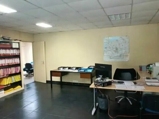 Plus de détails pour Bureau à louer