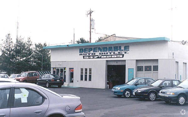 351 Lincoln Hwy, Fairless Hills, PA à louer Photo principale– Image 1 sur 5