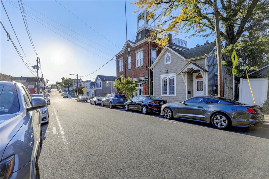 55 E Front St, Keyport, NJ à vendre - Photo de l’immeuble – Image 3 sur 46