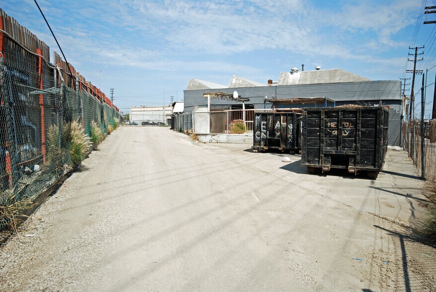 1515 S Evergreen Ave, Los Angeles, CA à louer - Photo de l’immeuble – Image 3 sur 6
