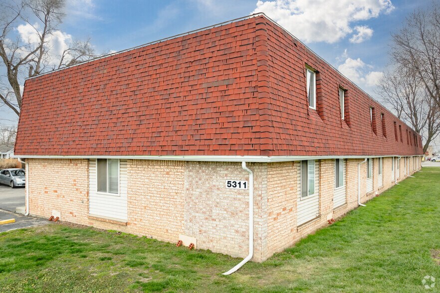 5311 N Detroit Ave, Toledo, OH à vendre - Photo principale – Image 1 sur 28
