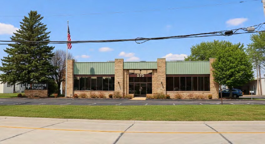 575 Rudder Rd, Fenton, MO à vendre - Photo de l’immeuble – Image 2 sur 8