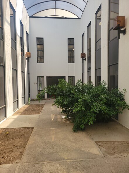 3293 Harrison Blvd, Ogden, UT à louer - Photo de l’immeuble – Image 2 sur 11
