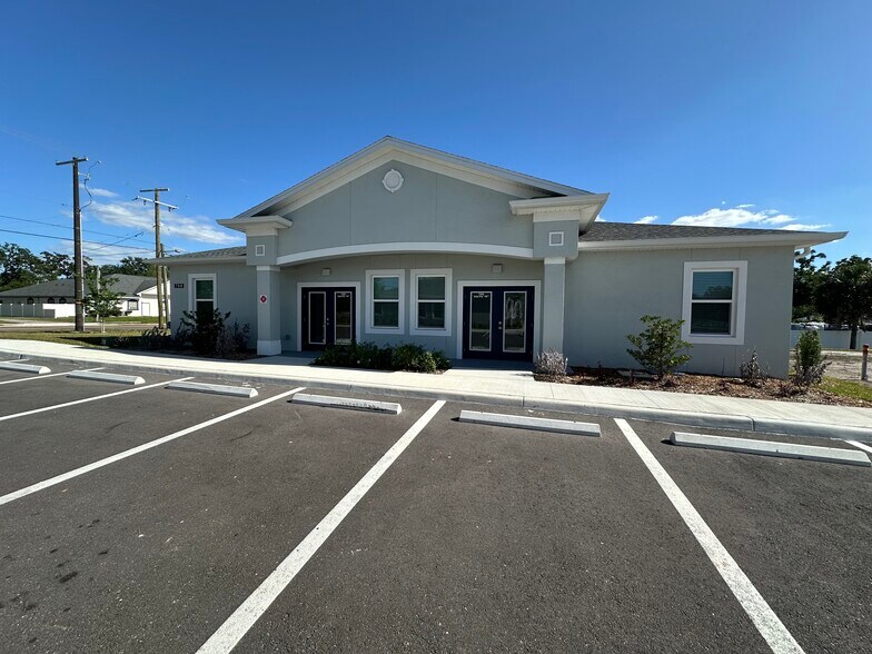 708 Cactus Ridge Cir, Seffner, FL à louer - Photo de l’immeuble – Image 3 sur 36