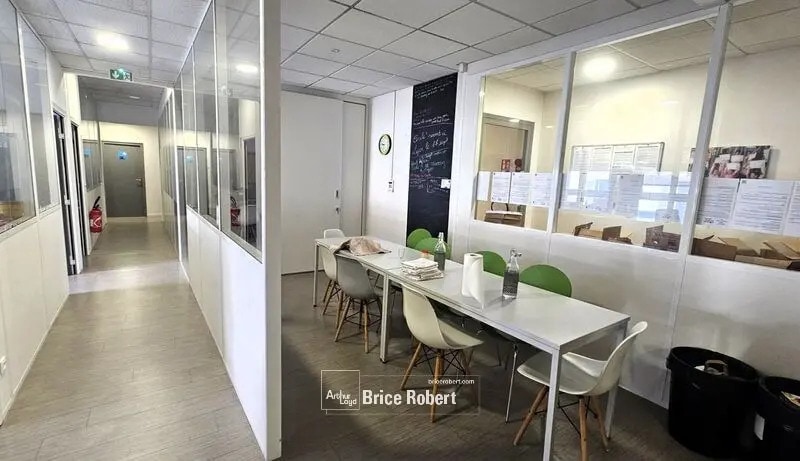 Bureau dans Lyon à louer Photo de l’immeuble– Image 1 sur 10