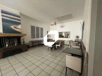 Plus de détails pour Local commercial à louer