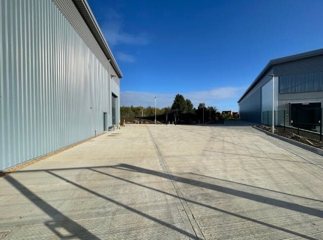 Westfield Rd, Leighton Buzzard à vendre - Photo de l’immeuble – Image 2 sur 16