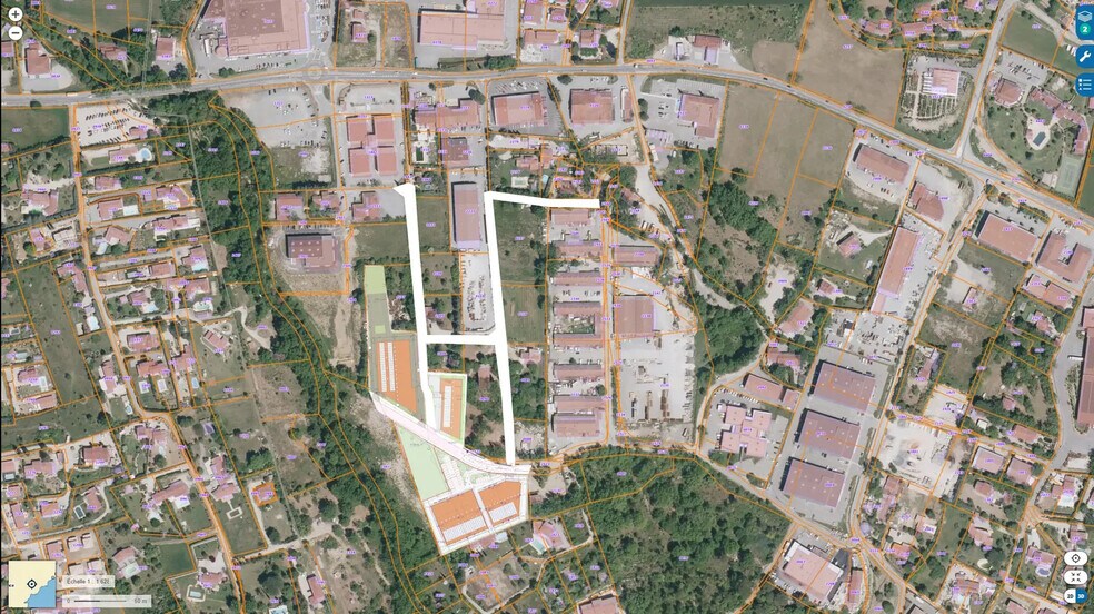 Local d'activités dans Montauroux à vendre - Photo de l’immeuble – Image 3 sur 4