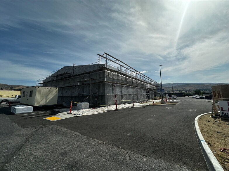 144 Noyd Ave, Wenatchee, WA à louer - Photo de l’immeuble – Image 1 sur 11