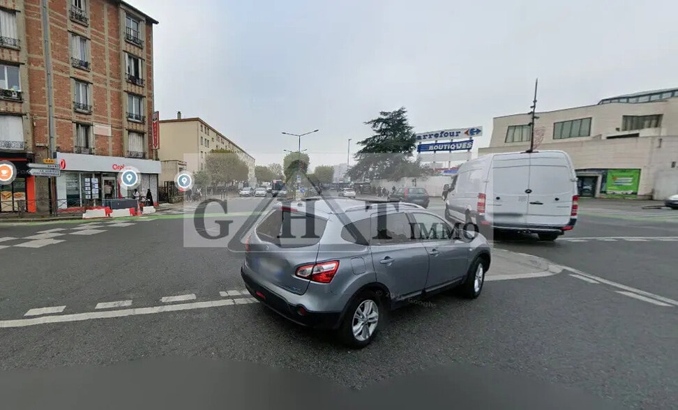 Industriel/Logistique dans Stains à vendre - Photo de l’immeuble – Image 1 sur 3