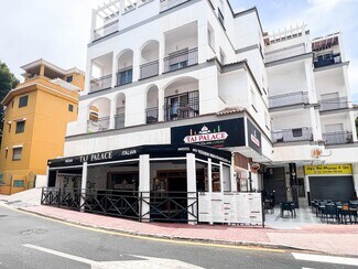 Plus de détails pour Local commercial à louer