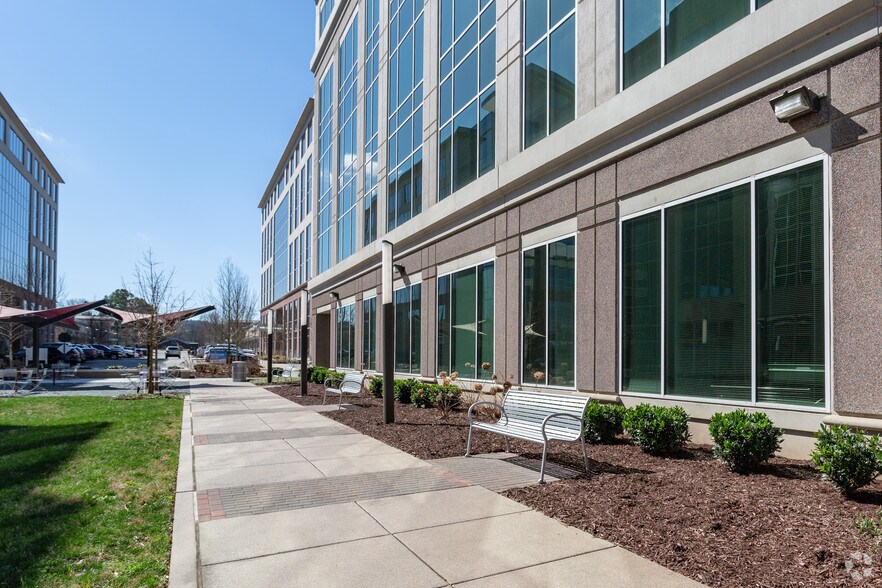 310 Seven Springs Way, Brentwood, TN à louer - Photo de l’immeuble – Image 3 sur 11