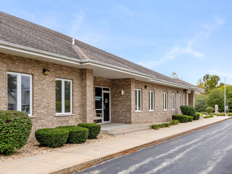 1002 129th Infantry Dr, Joliet, IL à vendre - Photo de l’immeuble – Image 2 sur 9